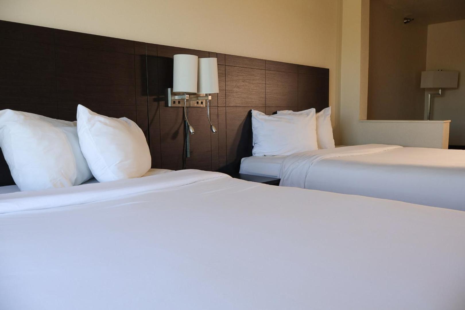 La Junta Lajunta Inn מראה חיצוני תמונה