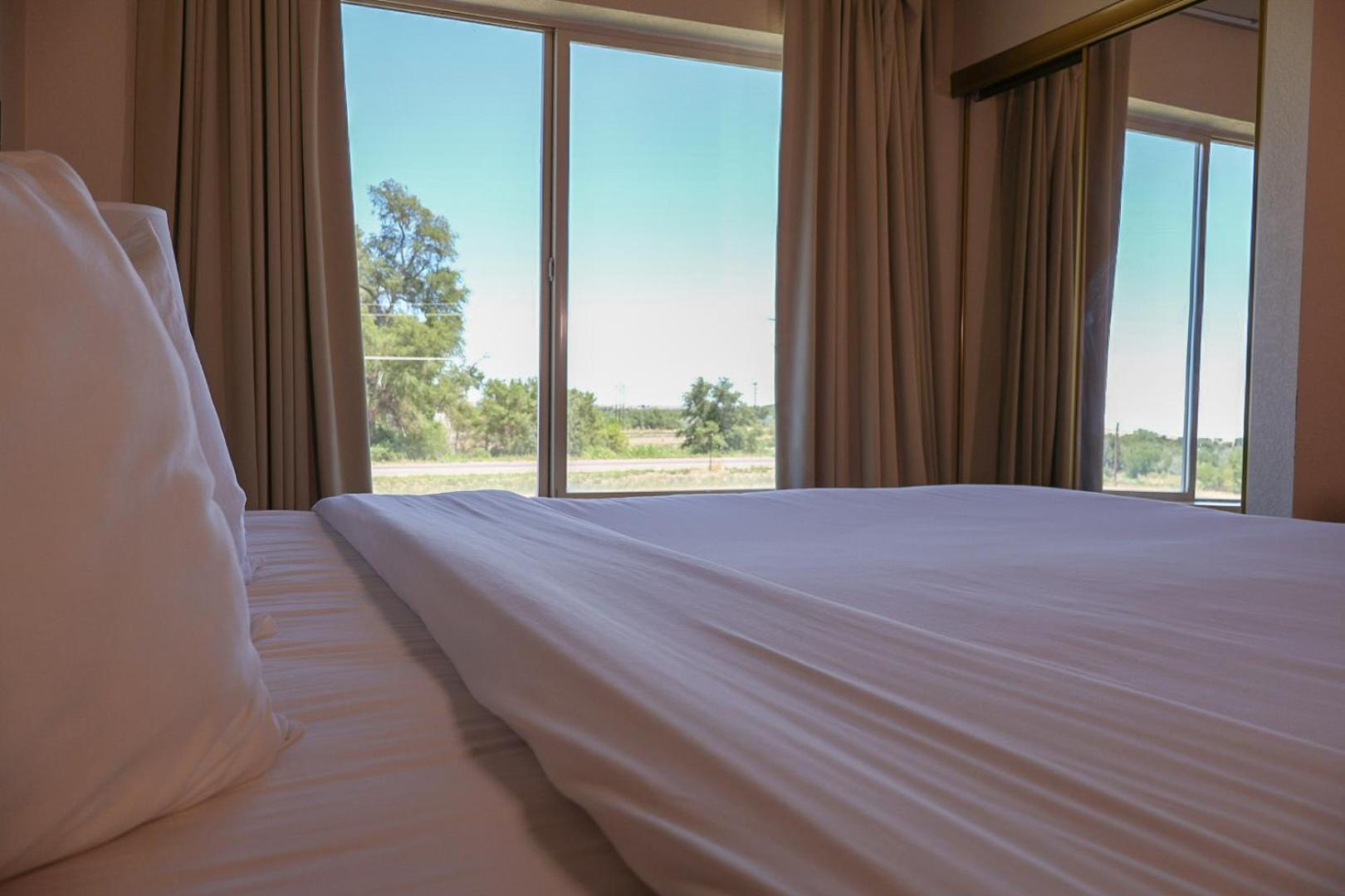 La Junta Lajunta Inn מראה חיצוני תמונה