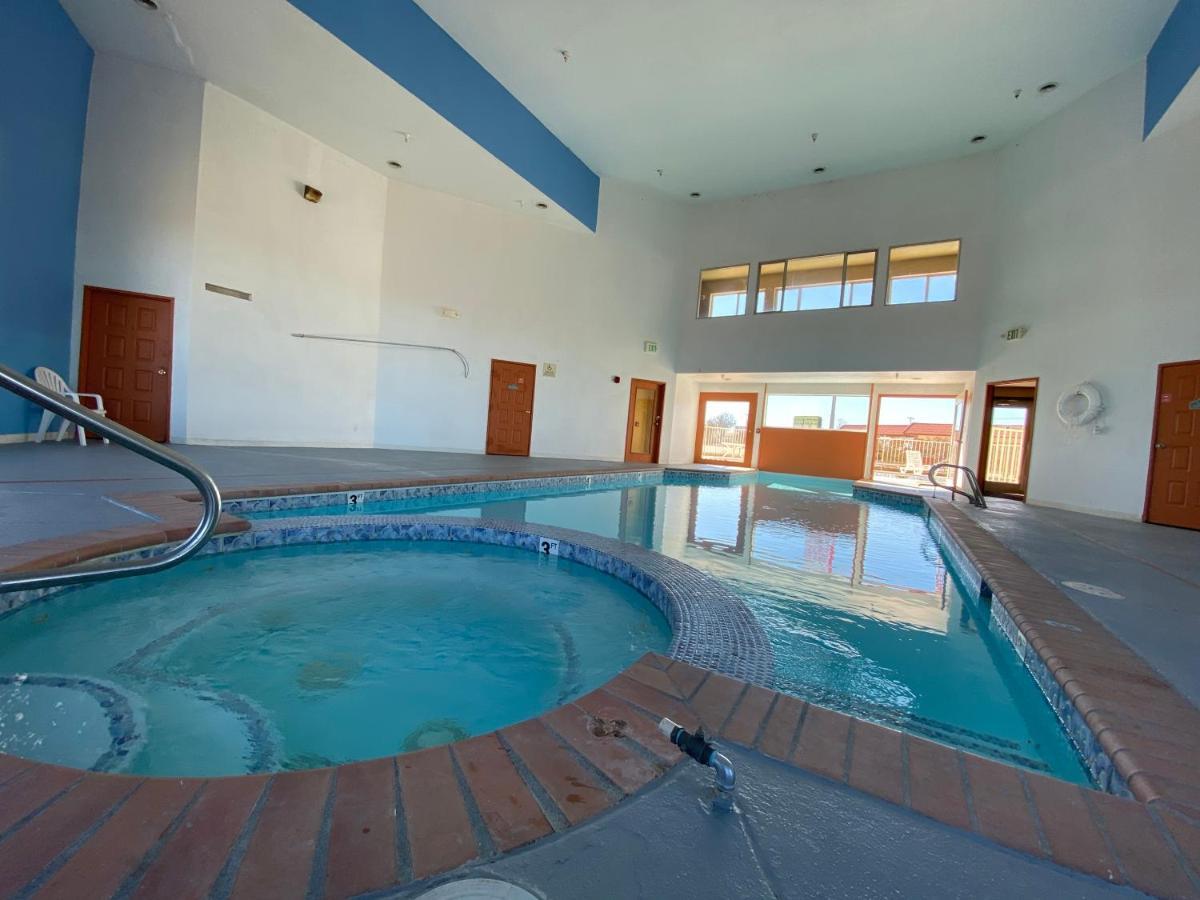La Junta Lajunta Inn מראה חיצוני תמונה